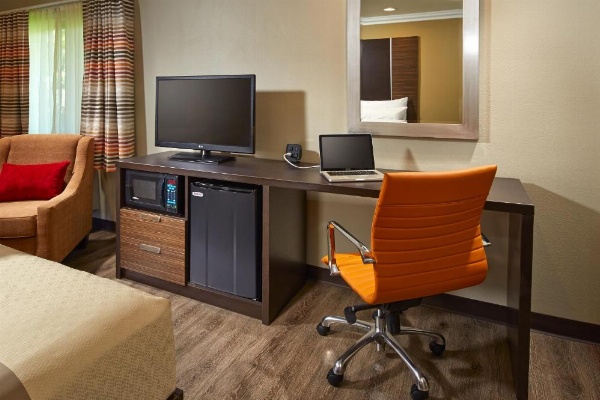 Eden Roc Inn & Suites near the Maingate image 7